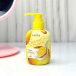 کرم دست مرطوب کننده سادور مدل Spiced Orange پمپی حاوی ویتامین C و وازلین ۱۵۰ گرم